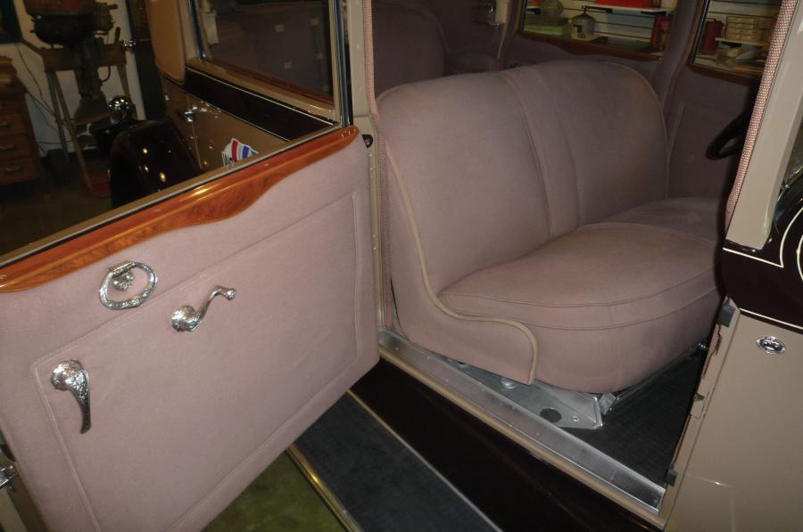 Интерьер Hudson Model L Club Sedan 1929 года  (фото 7 из 17)